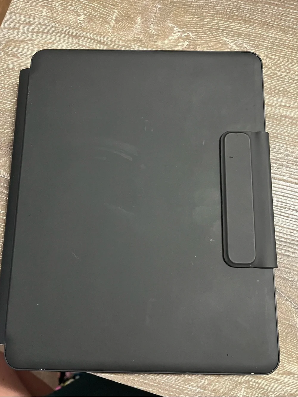 Magnetic typecase For 13’ iPad